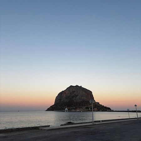 Kanelli΄S Apartments Monemvasia Luaran gambar