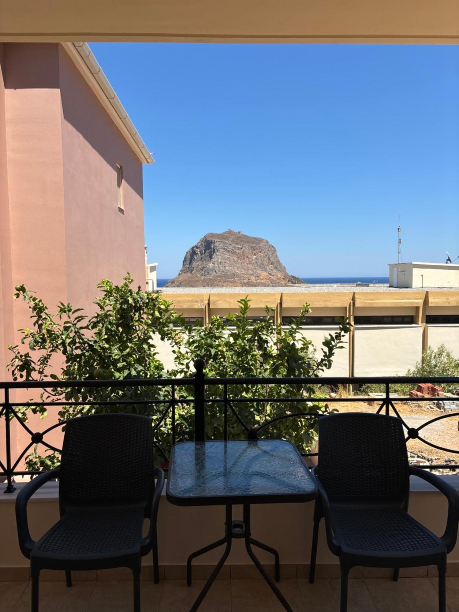 Kanelli΄S Apartments Monemvasia Luaran gambar